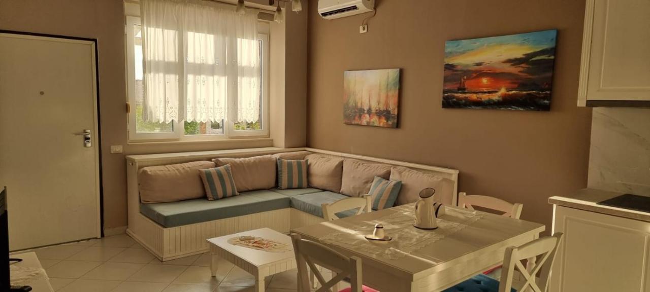 Vila 15 Bougainville Saranda Kültér fotó