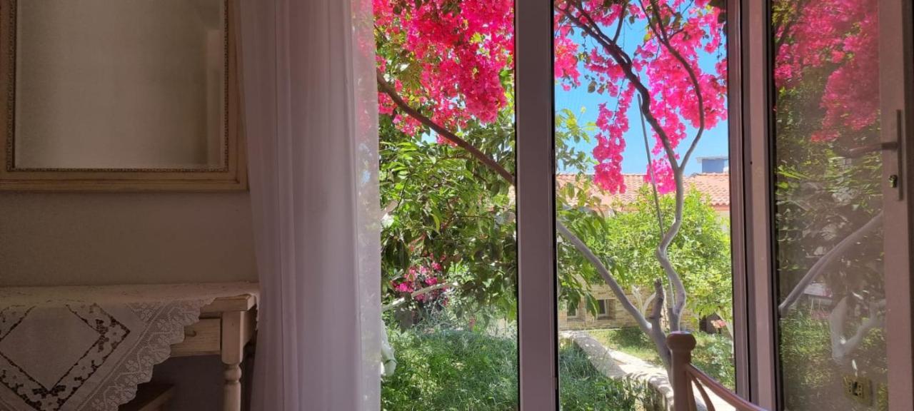 Vila 15 Bougainville Saranda Kültér fotó