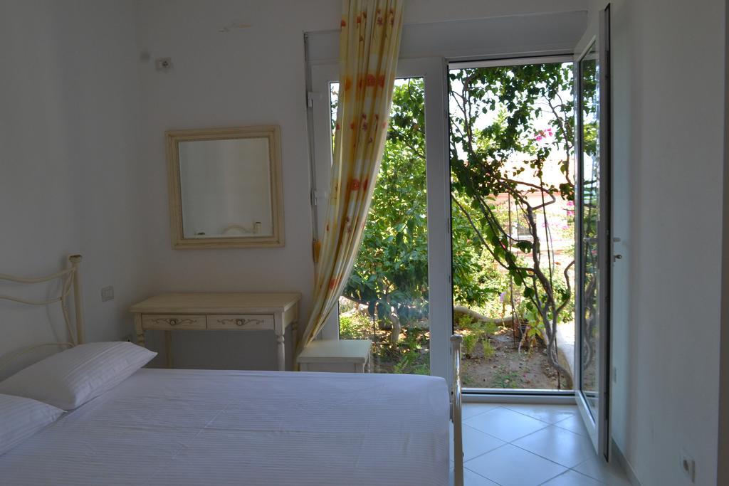 Vila 15 Bougainville Saranda Kültér fotó