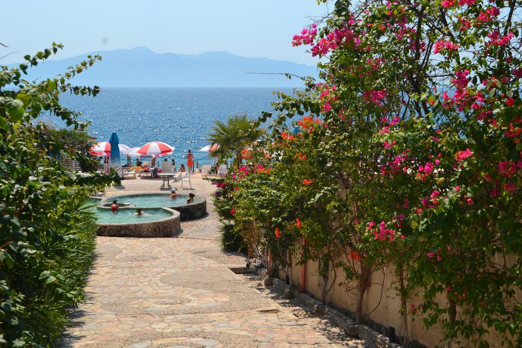Vila 15 Bougainville Saranda Kültér fotó
